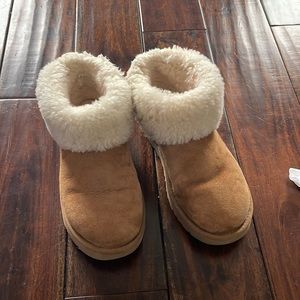 Size 6 women’s uggs